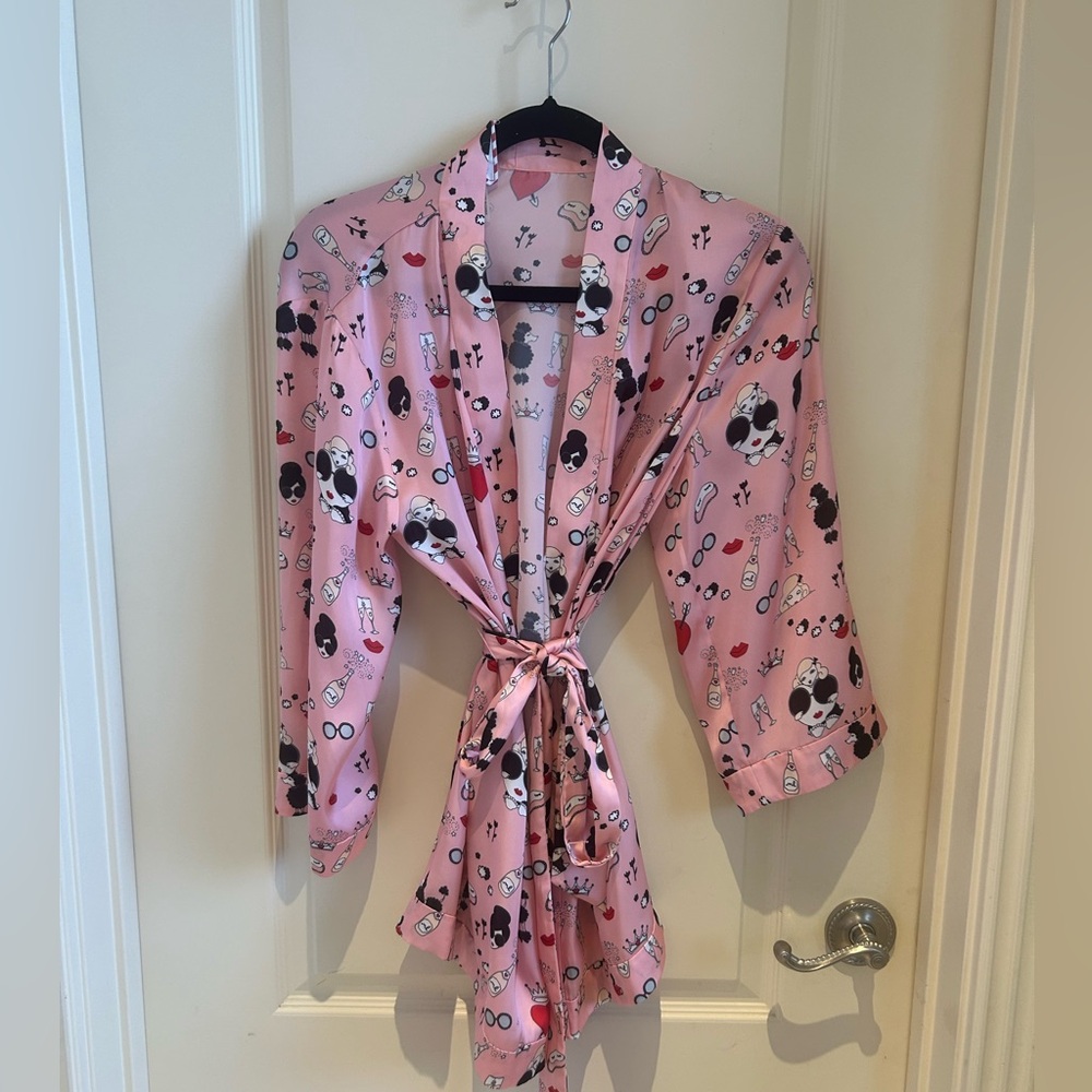 Alice + Olivia Pink Graphic Women's Robe
